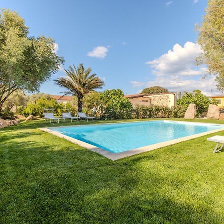 דירות Stazzo San Teodoro L'Olivastro Piscina Condivisa מראה חיצוני תמונה